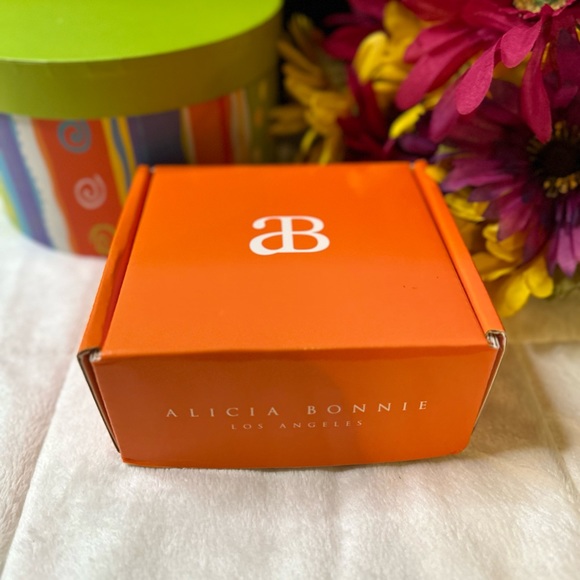 🆕 Alicia Bonnie Los Angeles “Destiny” Rose Gold Stud Earrings w/Box & Dust Bag - Picture 9 of 12